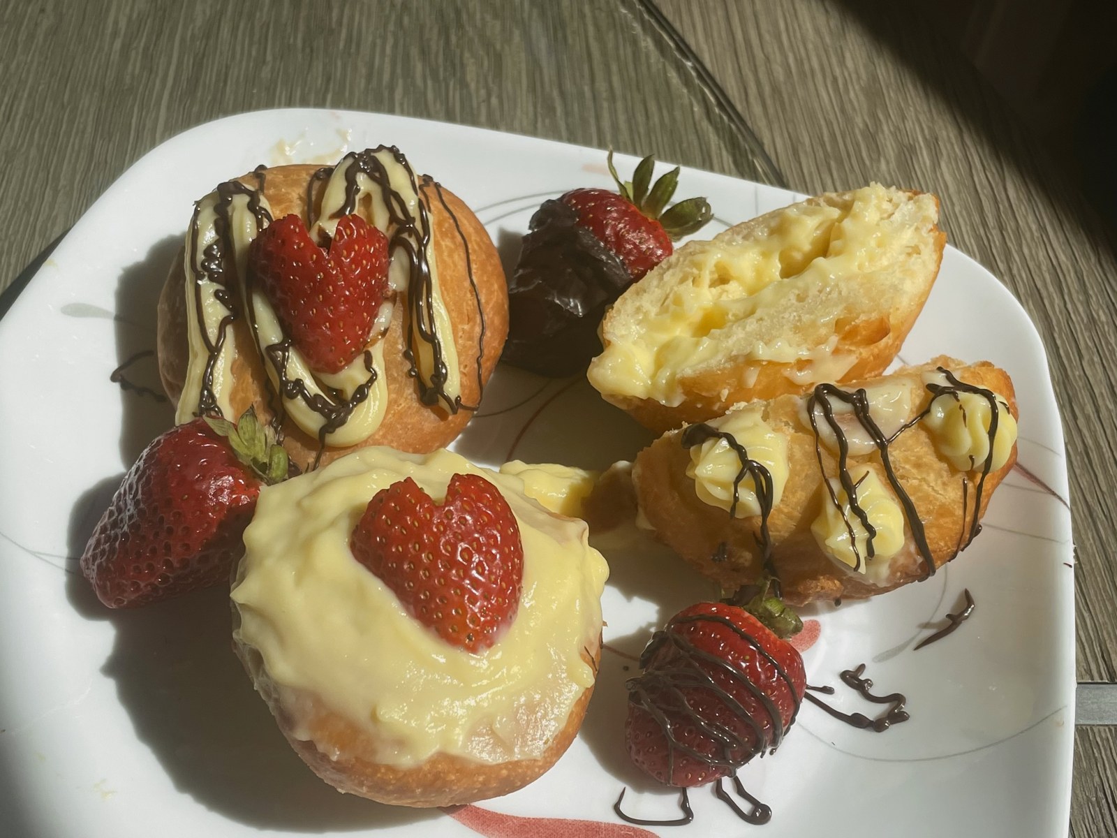 Vanilla custard donuts